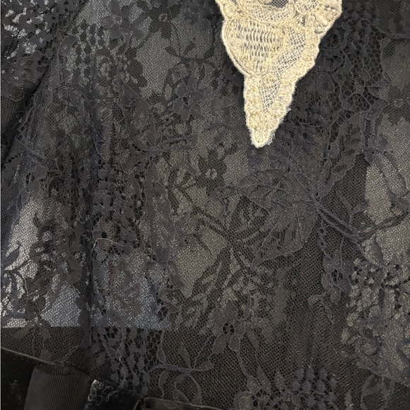 Japanese Vintage Elegant Black Lace/Wool Dress with Cream Collar - Picture 3 of 4